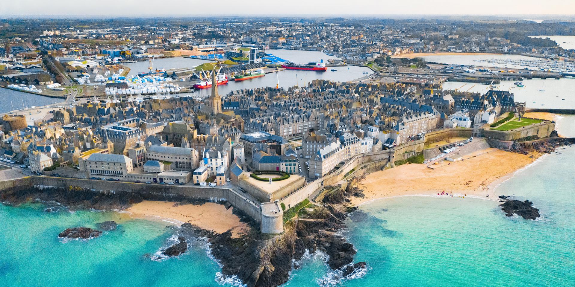 Teen girls in Saint-Malo