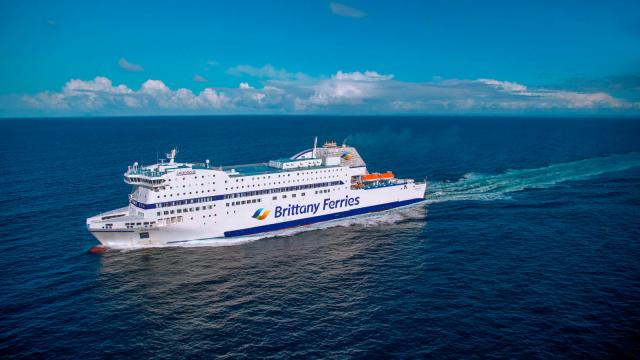 Navire Armorique de la Brittany Ferries en pleine mer