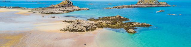 Plage de Saint-Coulomb sur la Côte d'Emeraude