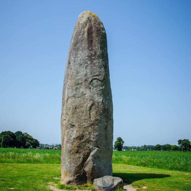 Menhir du Champ Dolent à Dol-de-Bretagne