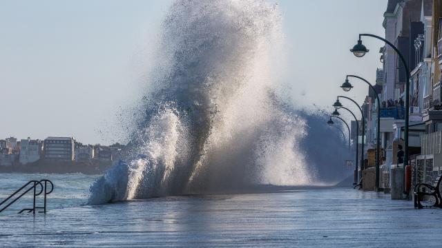 Grandes marées sur le Sillon à Saint-Malo