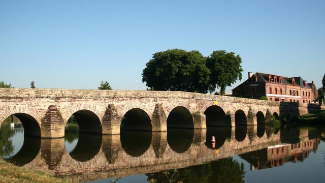 Pont à neuf arches de Pont-Réan