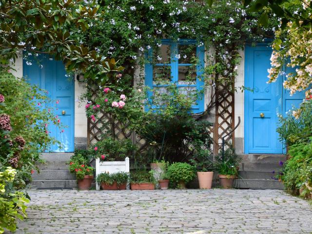 Cour fleurie rue Saint-Sauveur à Rennes