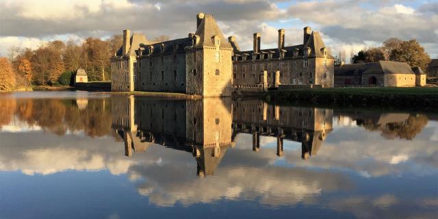 Château du Rocher Portail à Maen-Roch