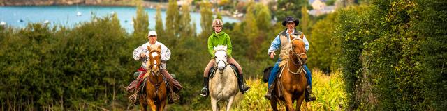 A cheval depuis le Mont-Garrot à Saint-Suliac