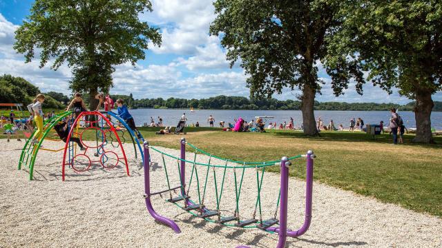 Plage et jeux au Domaine de Boulet à Feins