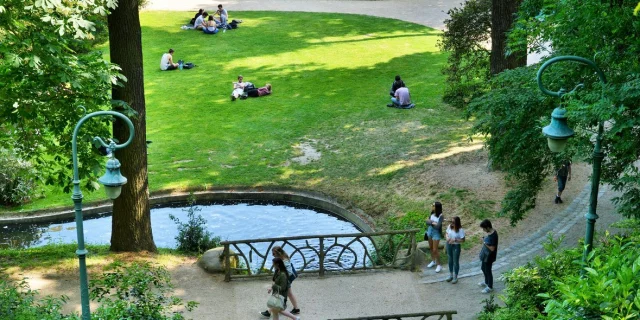 Moment de détente au parc du Thabor à Rennes