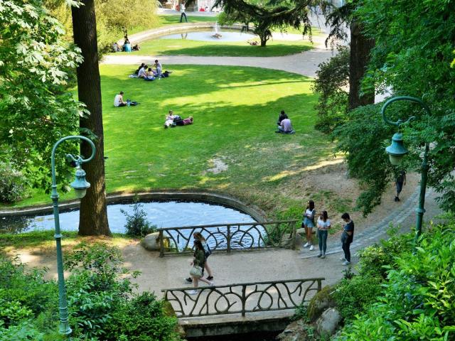 Moment de détente au parc du Thabor à Rennes