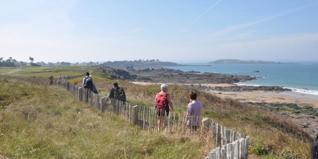 Balade sur le sentier côtier à Saint-Briac