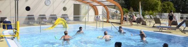 Piscine dans un village vacances