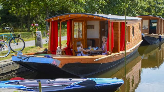 Hébergements Ille Flottante à Hédé-Bazouges