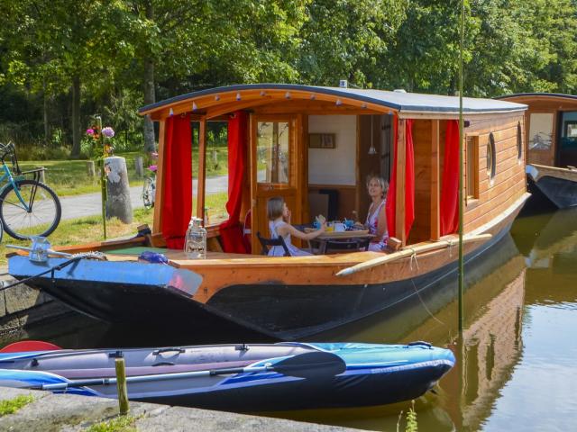 Hébergements Ille Flottante à Hédé-Bazouges