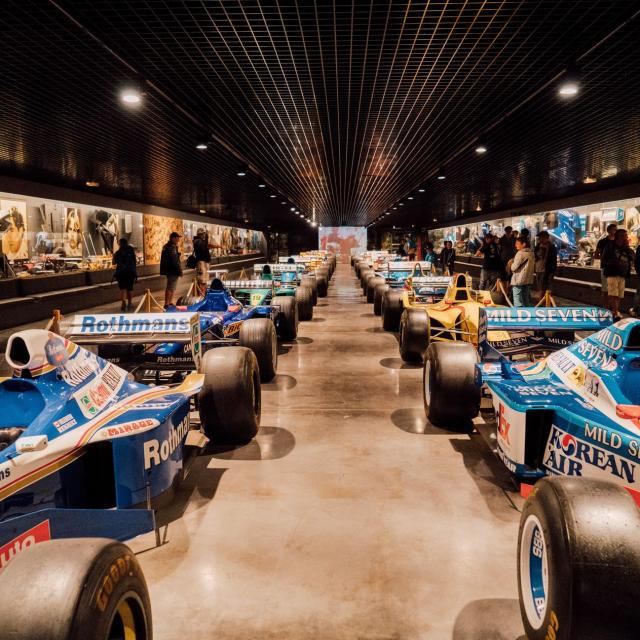 Voitures de course au Musée de l'automobile à Lohéac