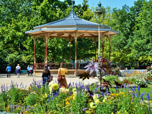 Kiosque à musique au parc du Thabor à Rennes