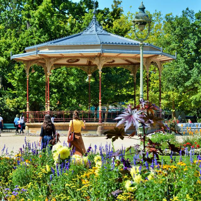 Kiosque à musique au parc du Thabor à Rennes