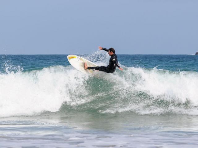 Surfeur à Saint Lunaire