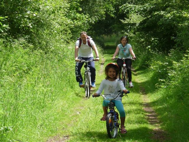 Balade en famille sur la Vélo Promenade® n°6 Aux alentours de Jaunouse à Parcé près de Fougères