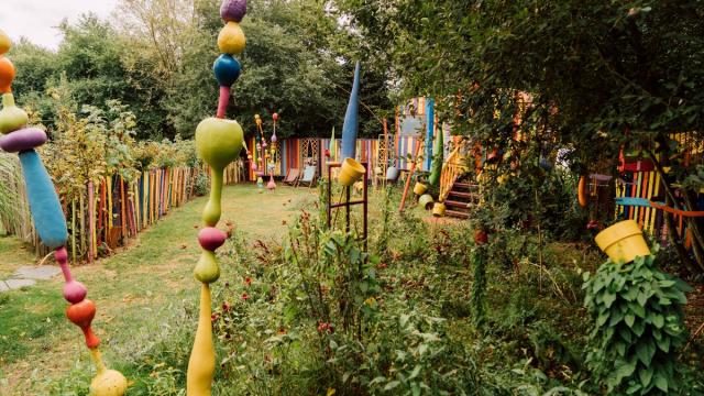 Sculptures dans Les Jardins de Rocamboles à Corps-Nuds en Ille-et-Vilaine