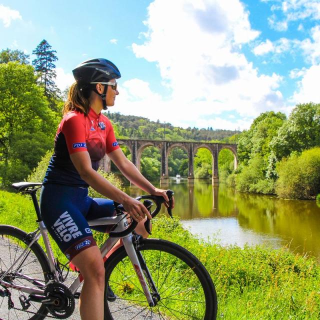 Tour de France 2021, Jennifer Letué dans la Vallée boisée de Corbinières à Langon