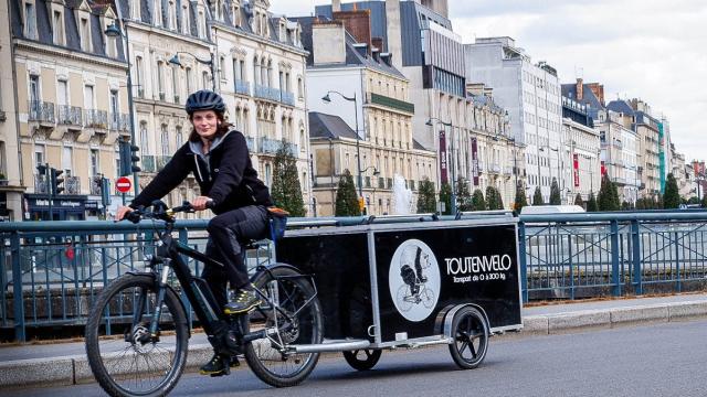 Coursière à vélo de Toutenvelo à Rennes