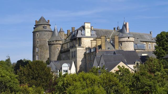 Le château de Châteaugiron domine la cité médiévale