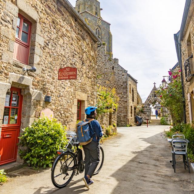 Ruelle du village de Saint-Suliac