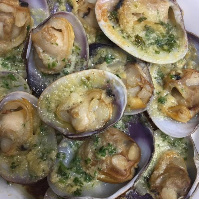 Palourdes farcies au beurre d'échalote du Restaurant La Corderie à Saint-Malo