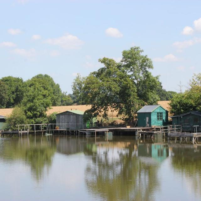 Cabanes de pêcheurs, étang de Cacraon