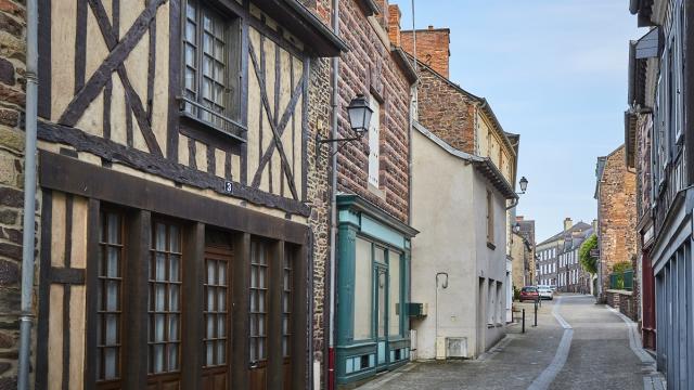 Maisons anciennes du centre-ville de Montfort-sur-Meu