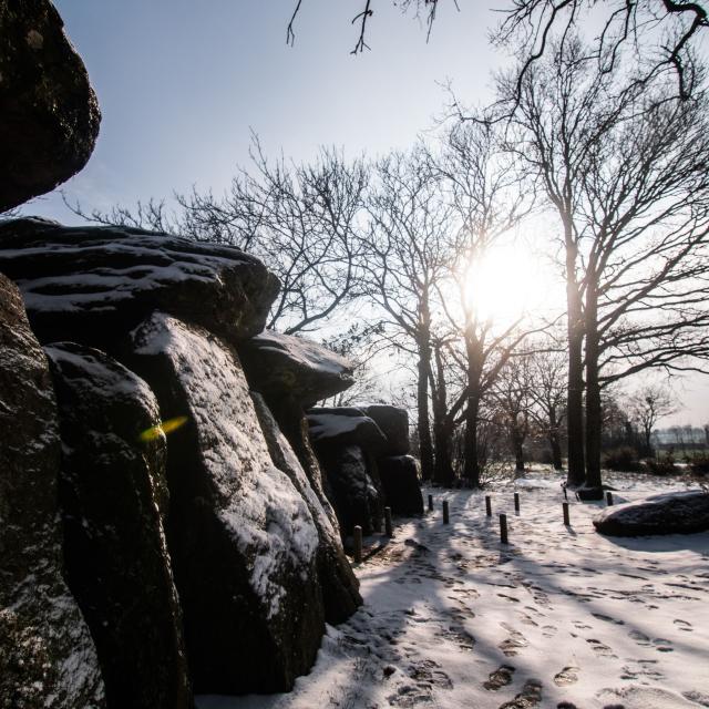 Dolmen de La Roche-aux-Fées sous la neige, Essé