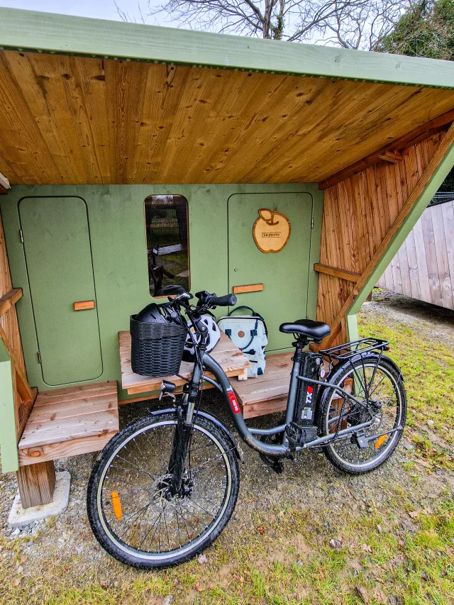 Cabane Velo Maen Roch